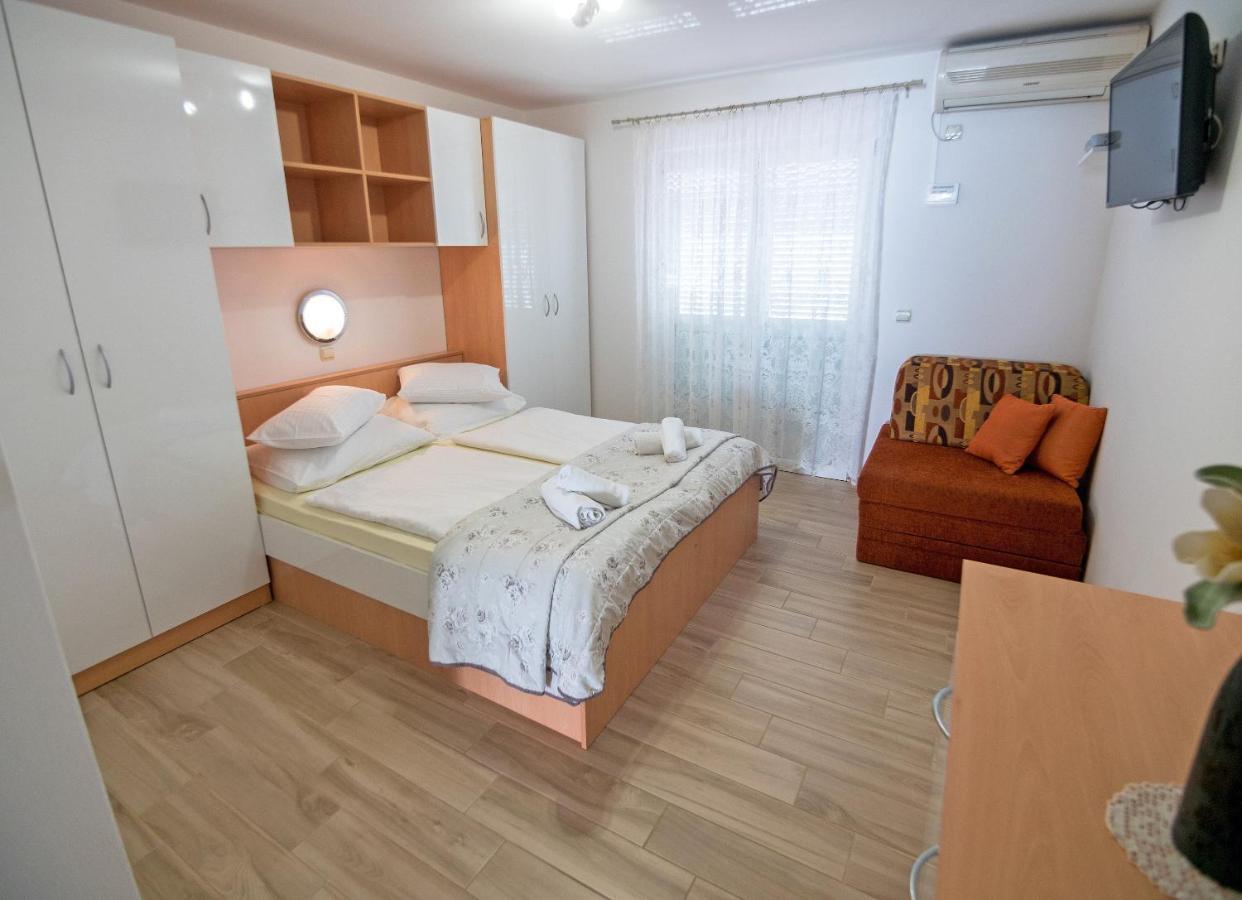 Apartments Bene Banjol Buitenkant foto