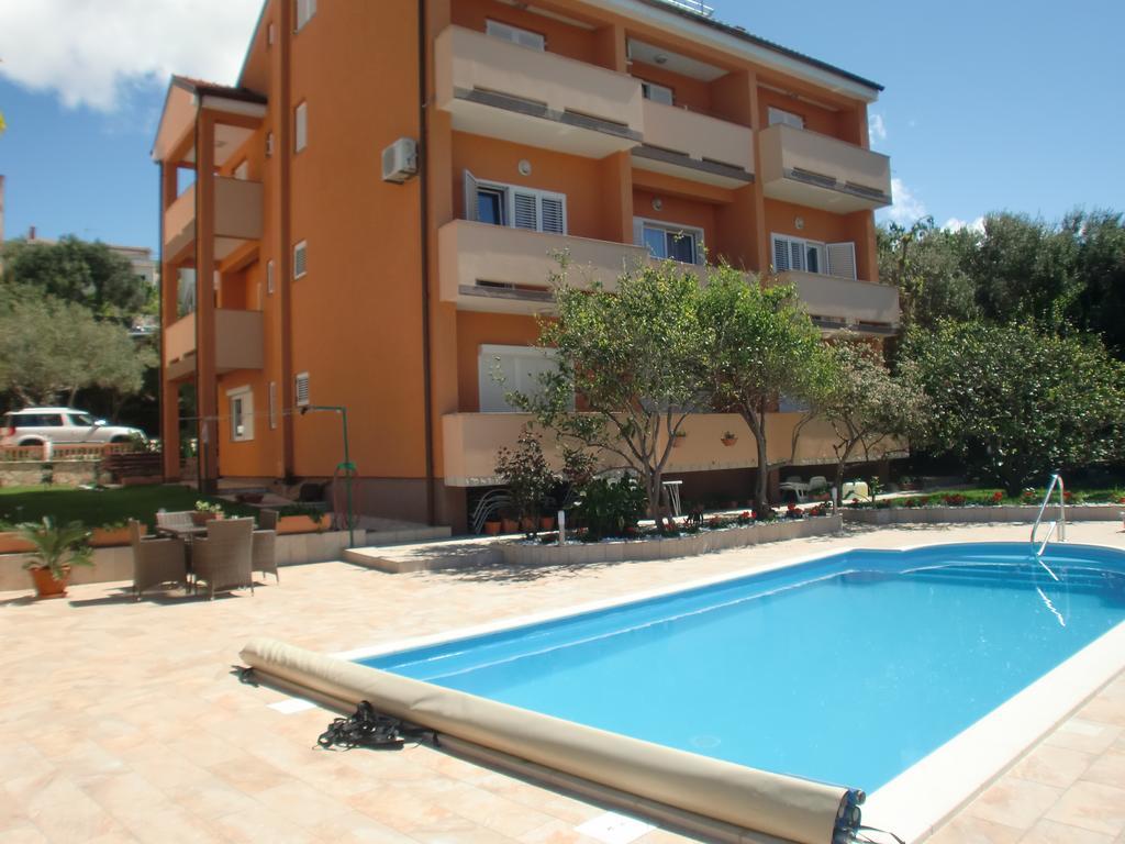 Apartments Bene Banjol Buitenkant foto