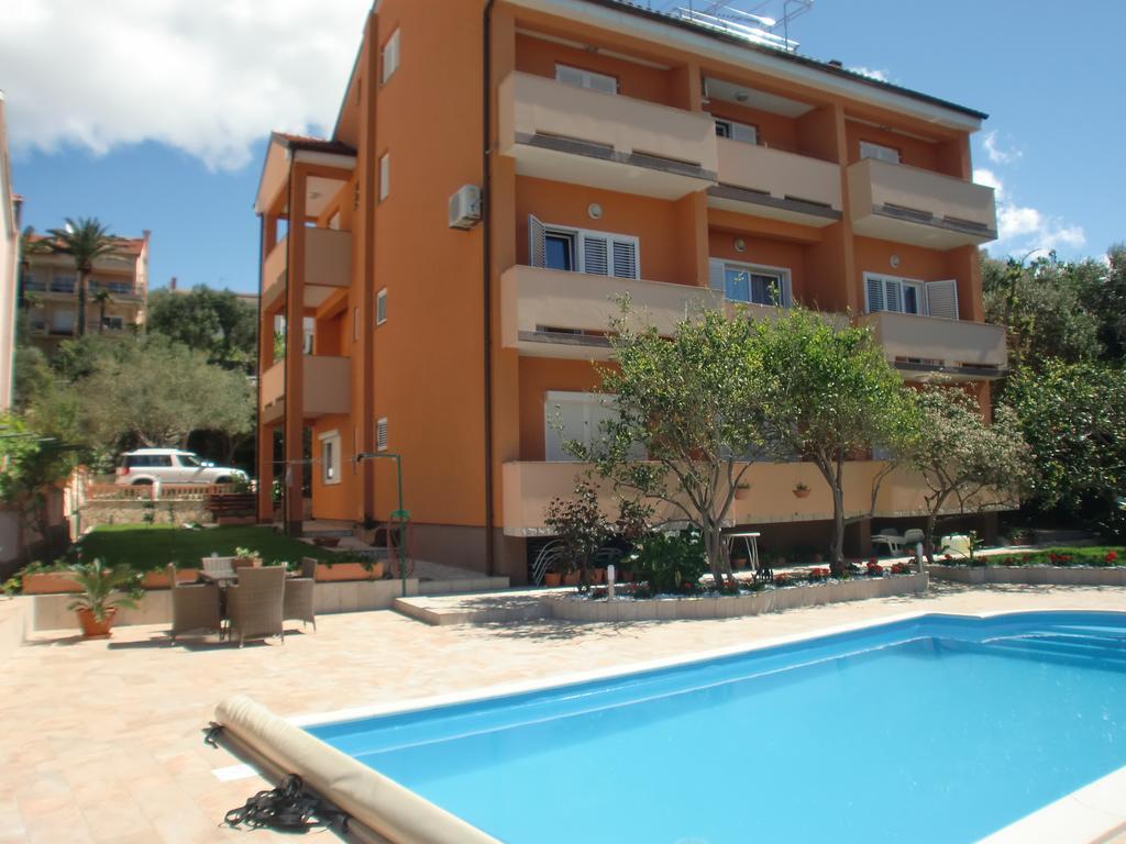 Apartments Bene Banjol Buitenkant foto
