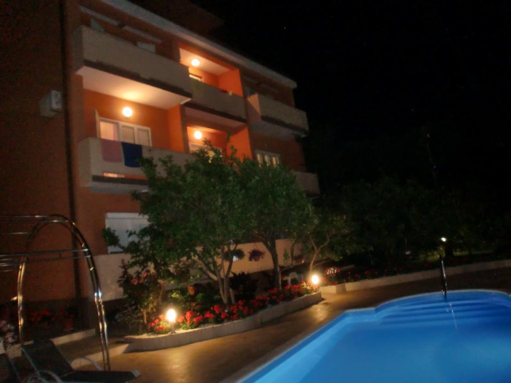 Apartments Bene Banjol Buitenkant foto