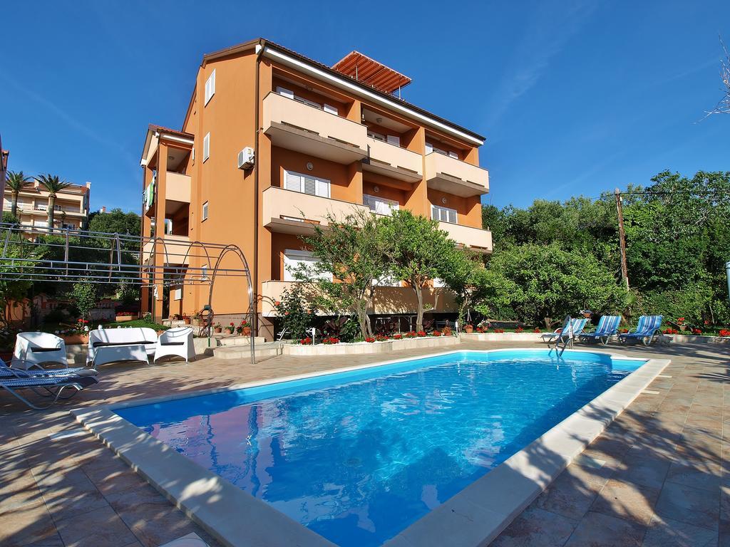 Apartments Bene Banjol Buitenkant foto